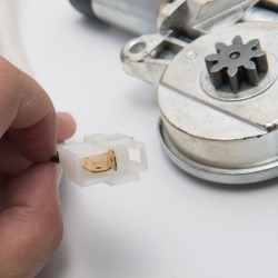 Silnik przepustnicy wydechu